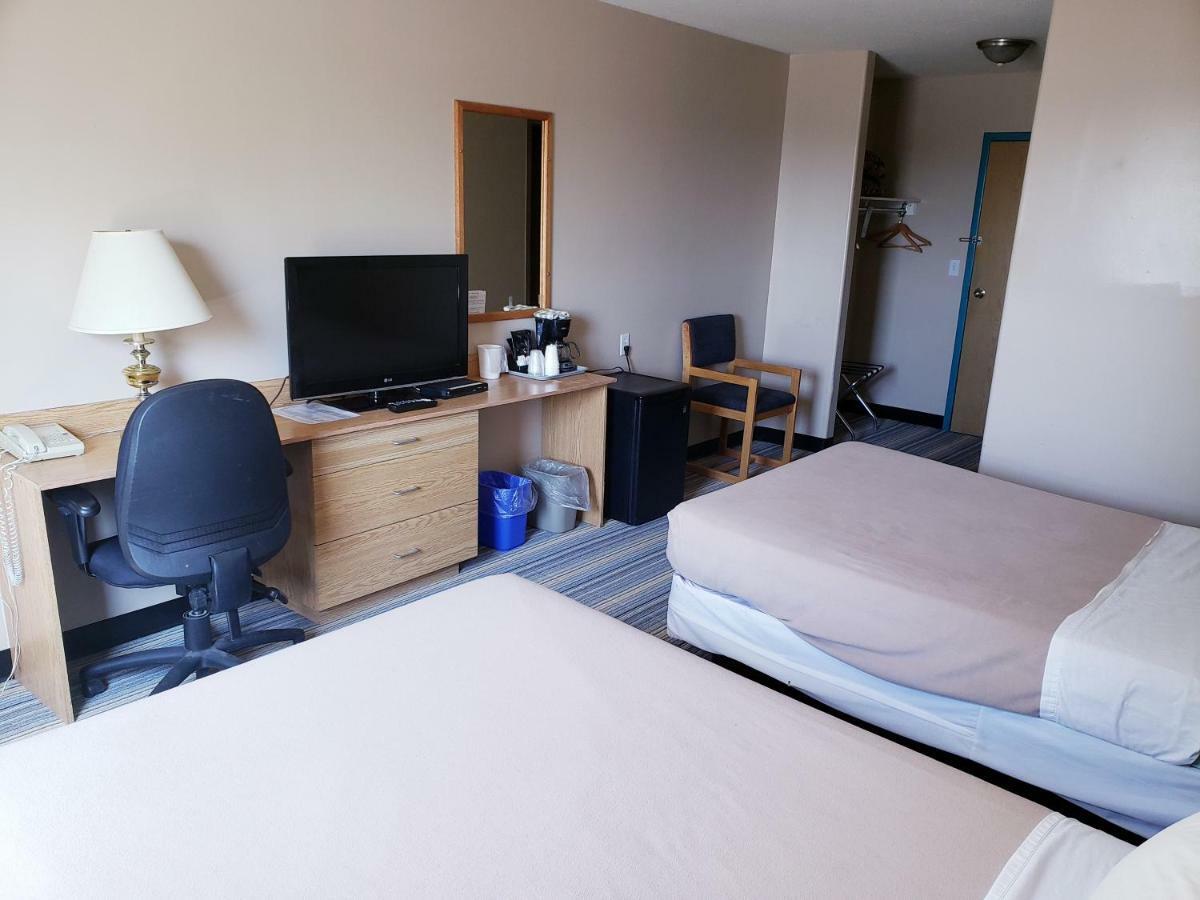 Travel-Inn Resort & Campground サスカトゥーン エクステリア 写真