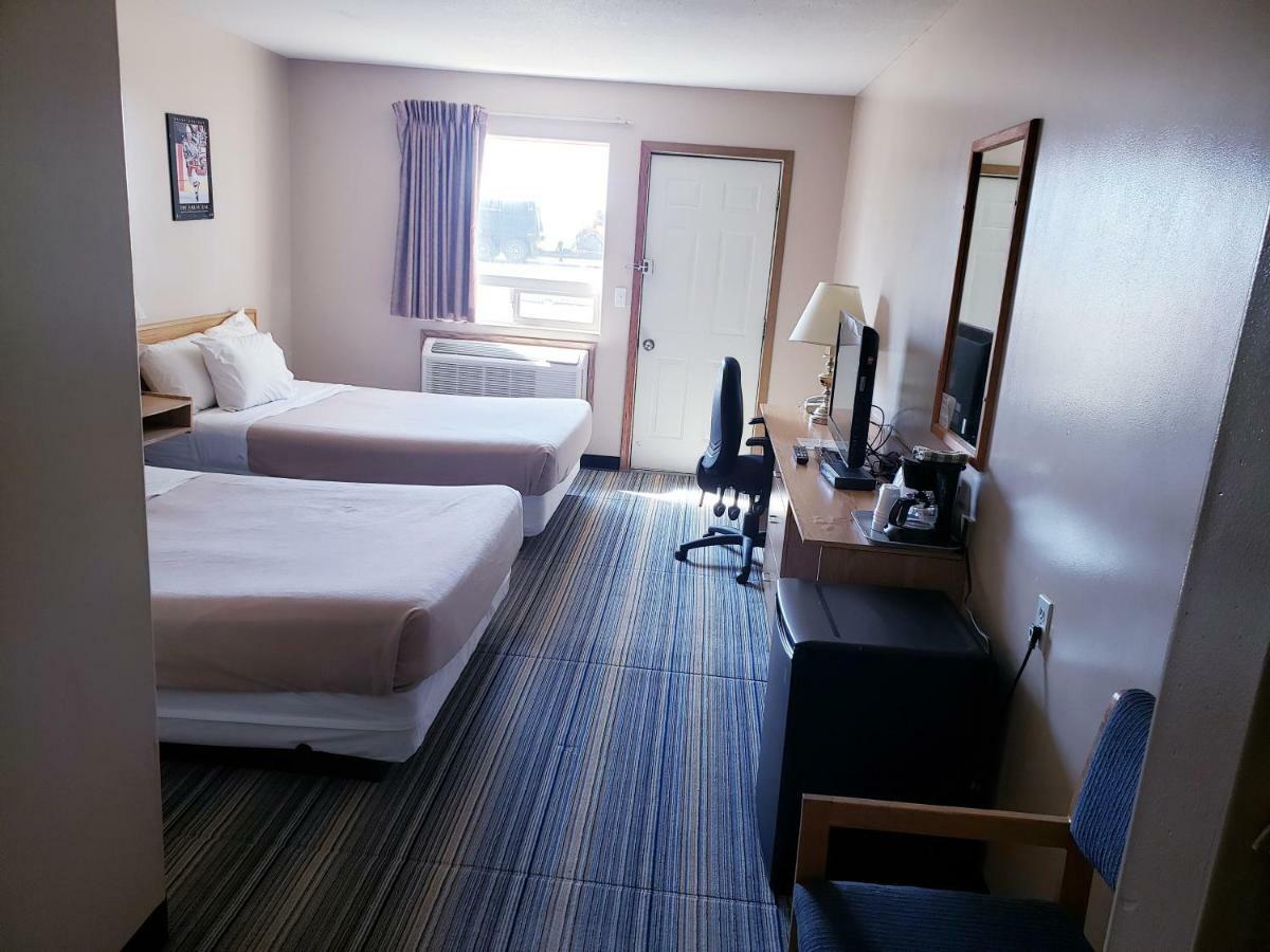 Travel-Inn Resort & Campground サスカトゥーン エクステリア 写真