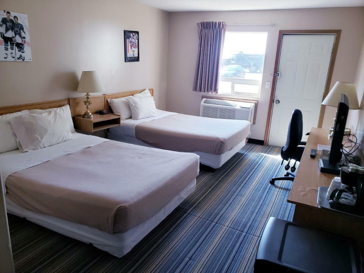 Travel-Inn Resort & Campground サスカトゥーン エクステリア 写真